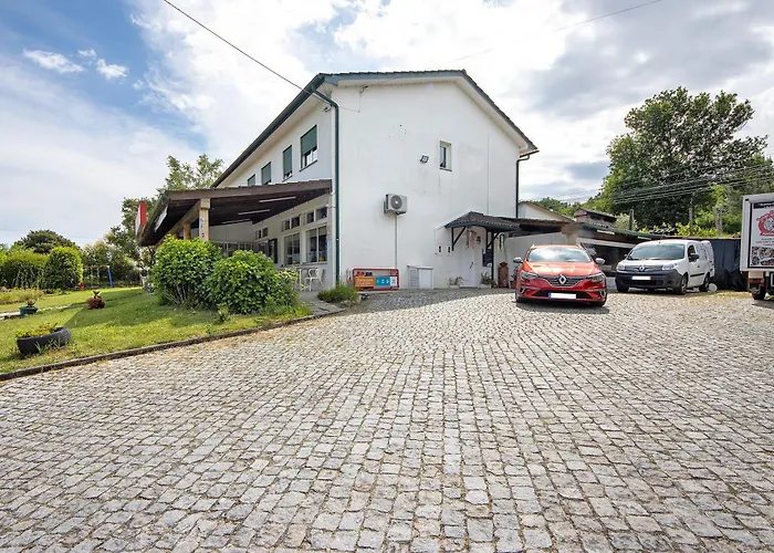 Konukevi Jorge Galinheiro Local 3*