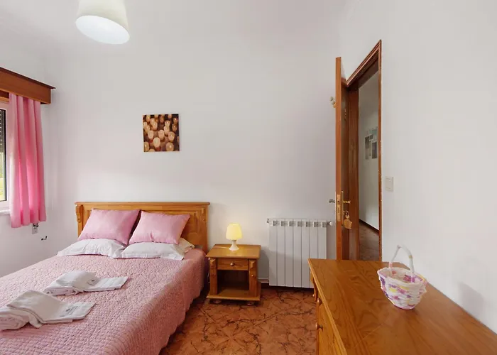 Konukevi Jorge Galinheiro Local 3*