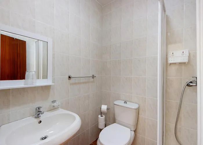 Konukevi Jorge Galinheiro Local 3*